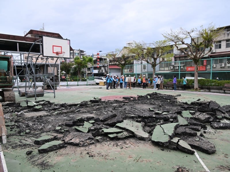 游淑貞提升永安村籃球場安全優化 協同代表會、村長、社區共同會勘